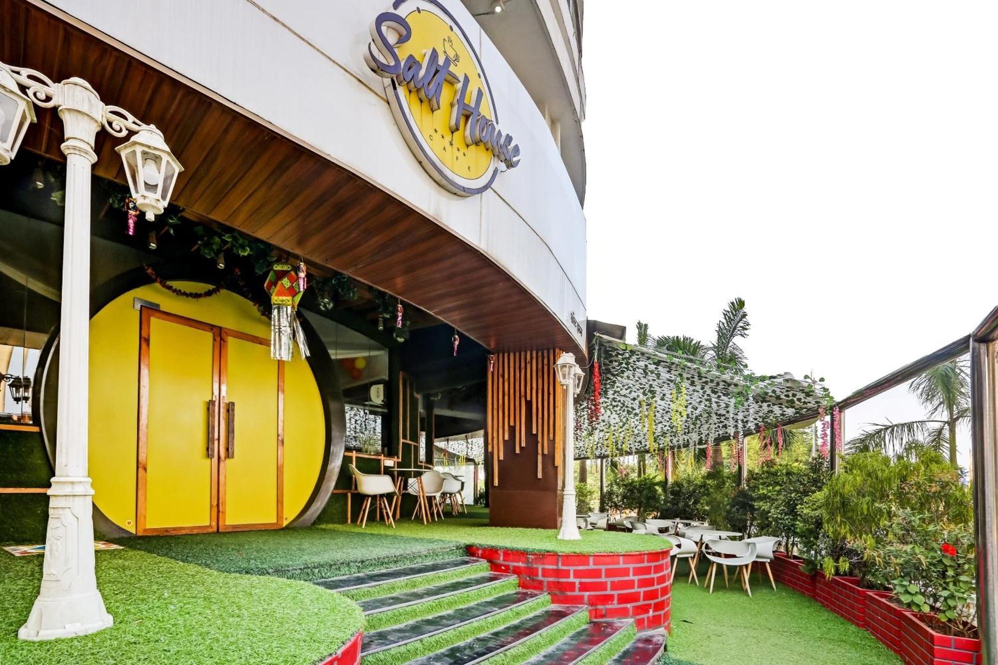 Oyo Salt House Hotel Mumbai Kültér fotó