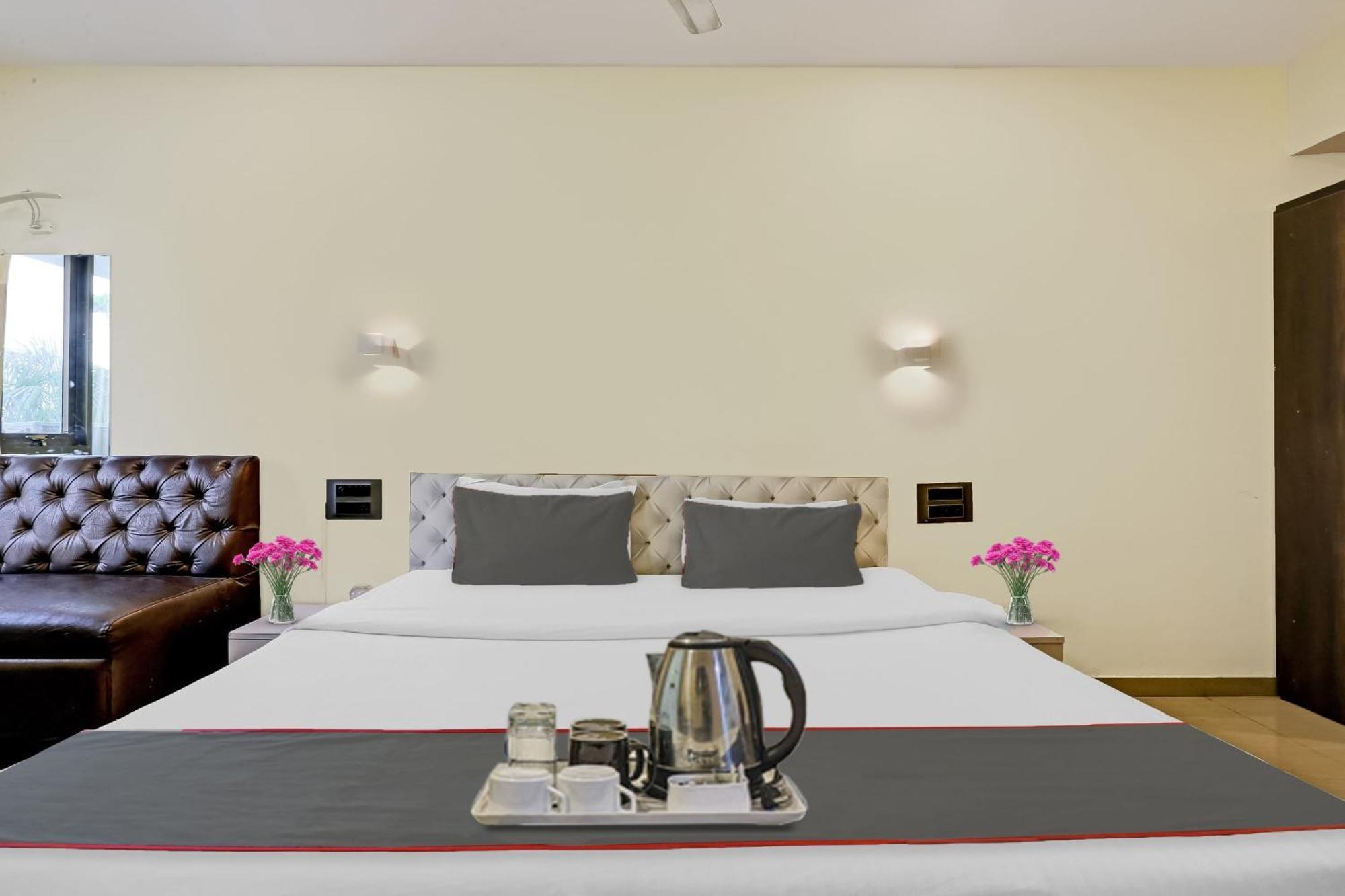 Oyo Salt House Hotel Mumbai Kültér fotó