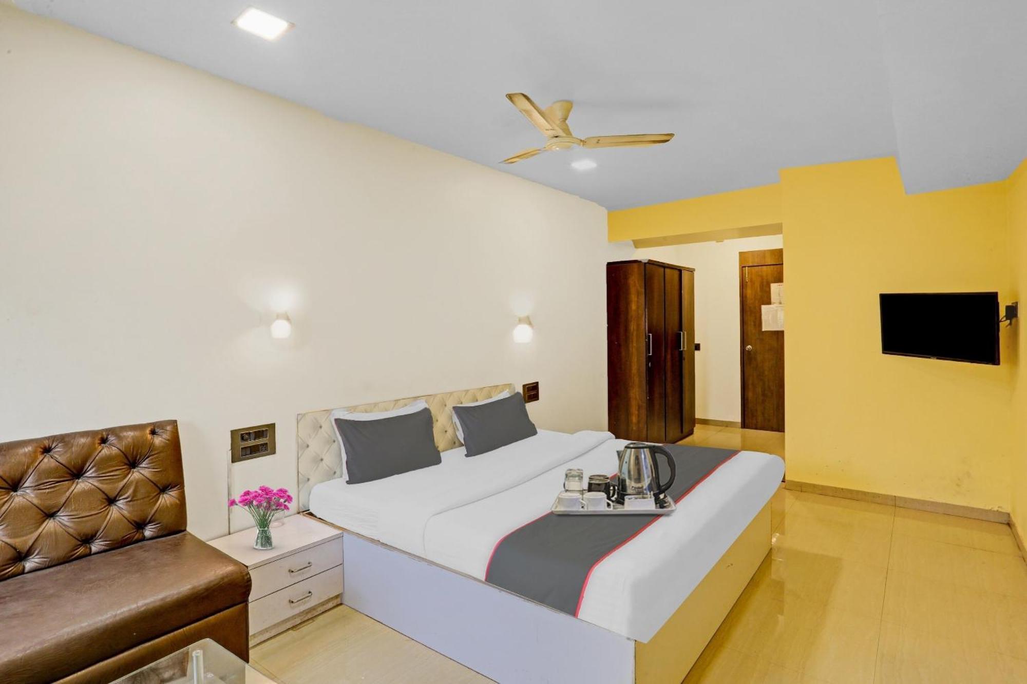 Oyo Salt House Hotel Mumbai Kültér fotó